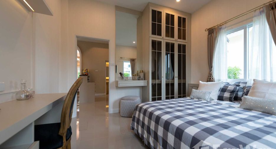 For sale 3 bedrooms house in San Kamphaeng, Chiang Mai