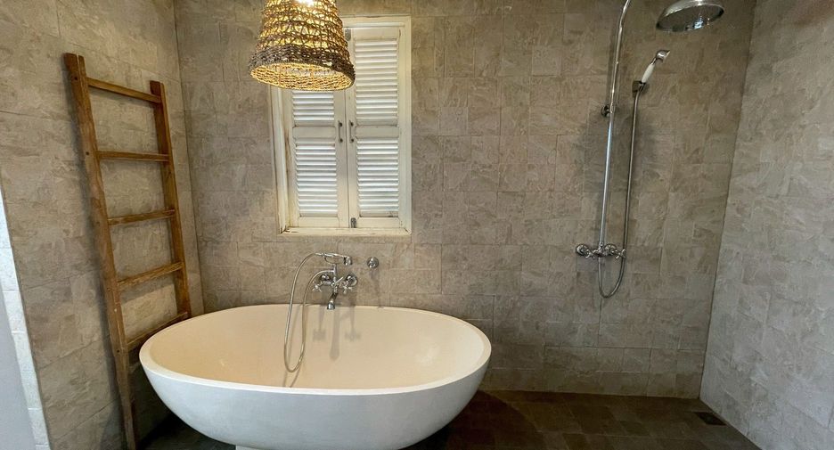 For rent 4 bedrooms villa in Hua Hin, Prachuap Khiri Khan