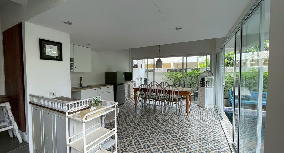 For rent 4 bedrooms villa in Hua Hin, Prachuap Khiri Khan