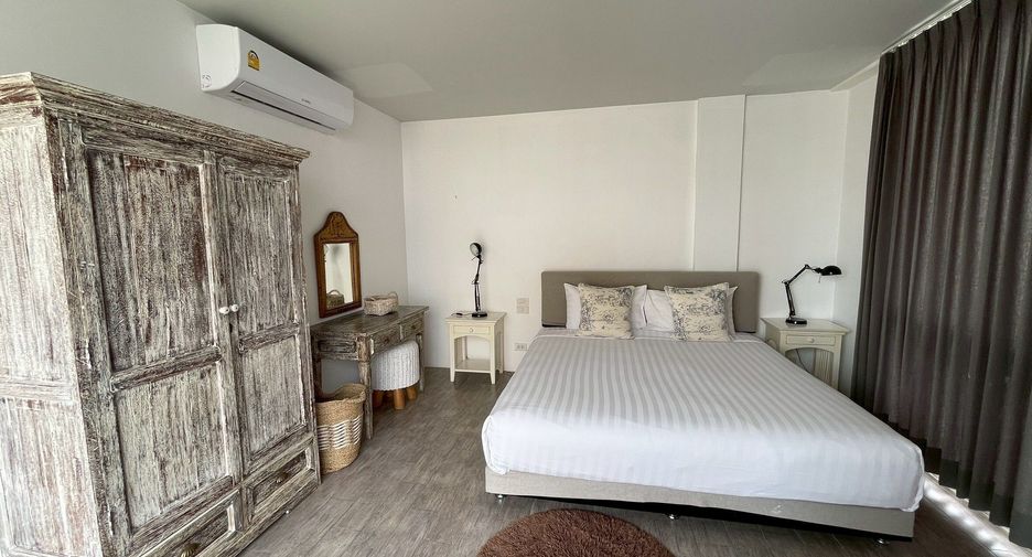 For rent 4 bedrooms villa in Hua Hin, Prachuap Khiri Khan