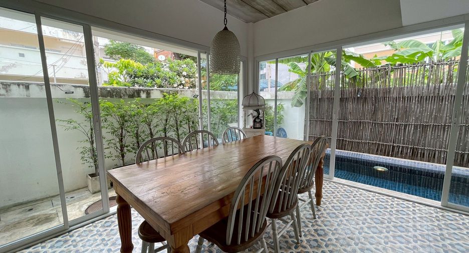 For rent 4 bedrooms villa in Hua Hin, Prachuap Khiri Khan