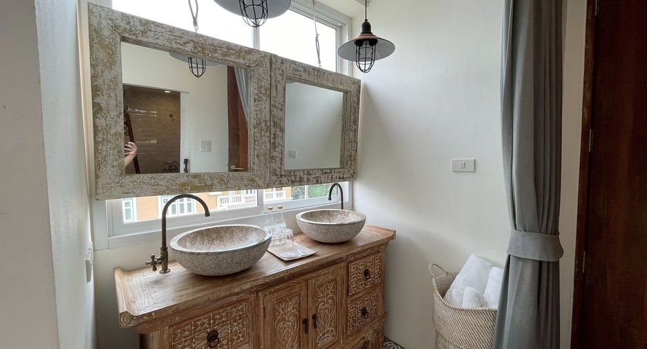 For rent 4 bedrooms villa in Hua Hin, Prachuap Khiri Khan