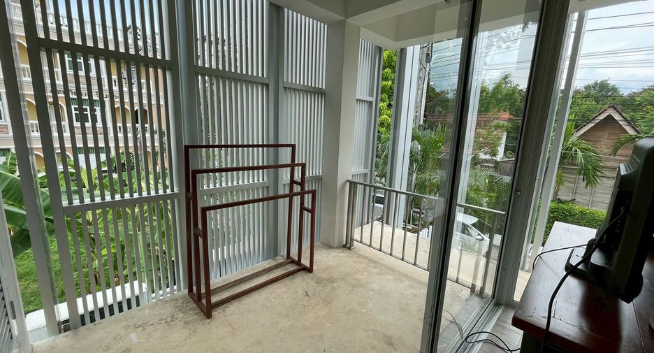 For rent 4 bedrooms villa in Hua Hin, Prachuap Khiri Khan