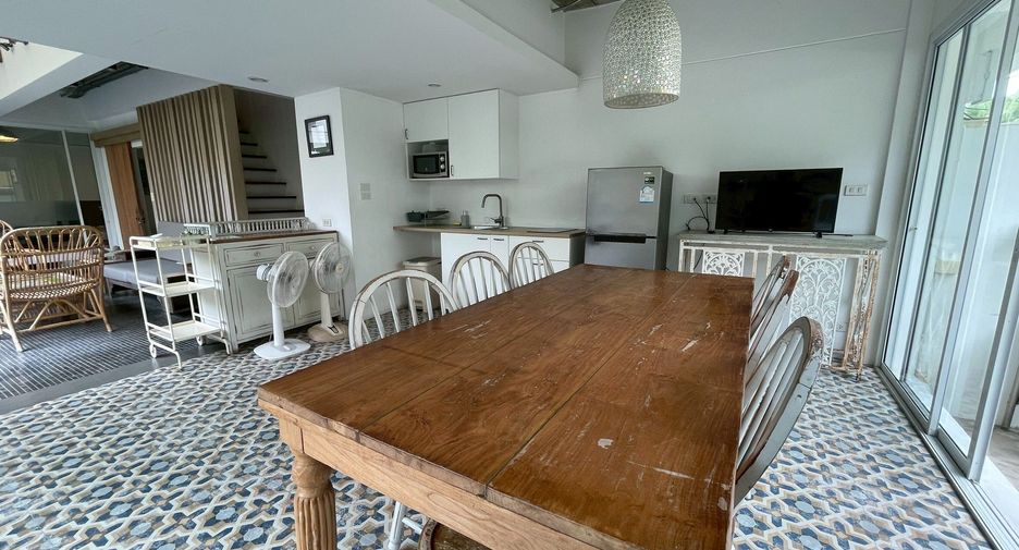 For rent 4 bedrooms villa in Hua Hin, Prachuap Khiri Khan