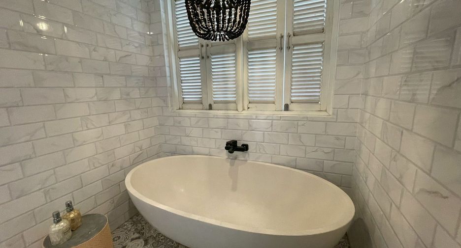 For rent 4 bedrooms villa in Hua Hin, Prachuap Khiri Khan