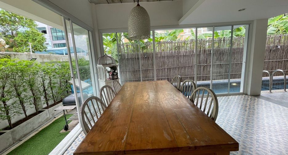 For rent 4 bedrooms villa in Hua Hin, Prachuap Khiri Khan