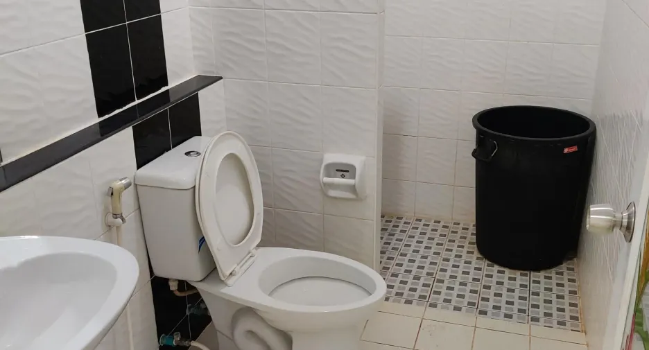 Reihenhaus zum Kauf mit 2 Zimmer in Nikhom Phatthana, Rayong