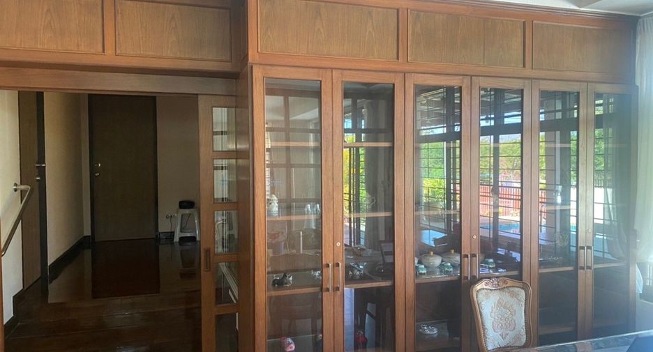 For sale 4 bedrooms house in Hua Hin, Prachuap Khiri Khan