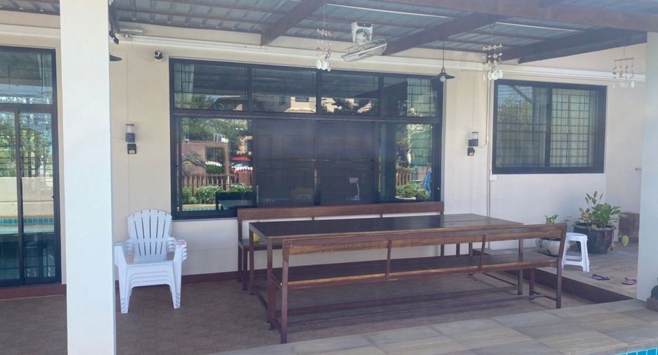 For sale 4 bedrooms house in Hua Hin, Prachuap Khiri Khan
