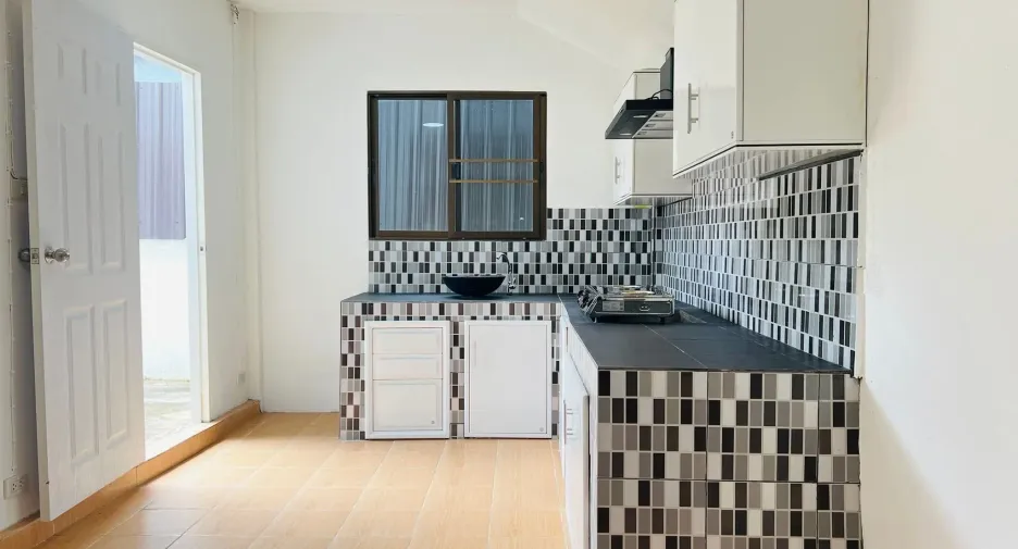 For rent 4 bedrooms house in Doi Saket, Chiang Mai