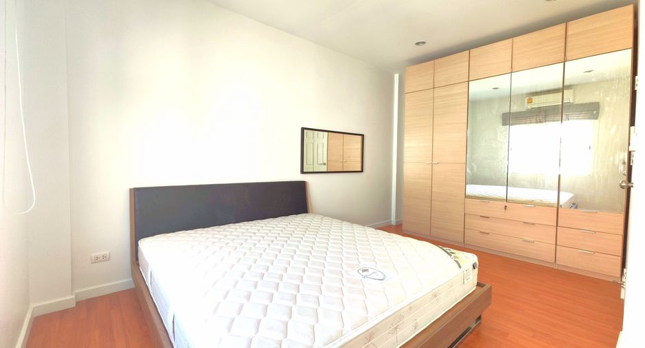 For sale and for rent 3 bedrooms townhouse in Prawet, Bangkok