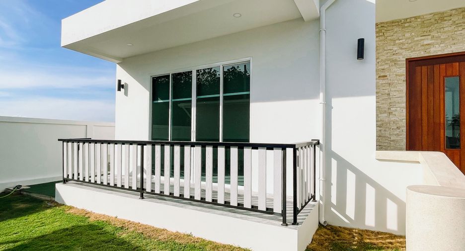 For sale 4 bedrooms villa in Pran Buri, Prachuap Khiri Khan