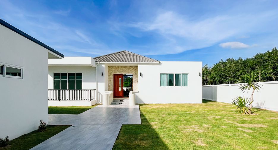 For sale 4 bedrooms villa in Pran Buri, Prachuap Khiri Khan