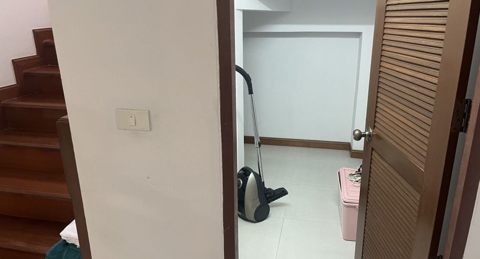 For sale 3 bedrooms house in Cha Am, Phetchaburi