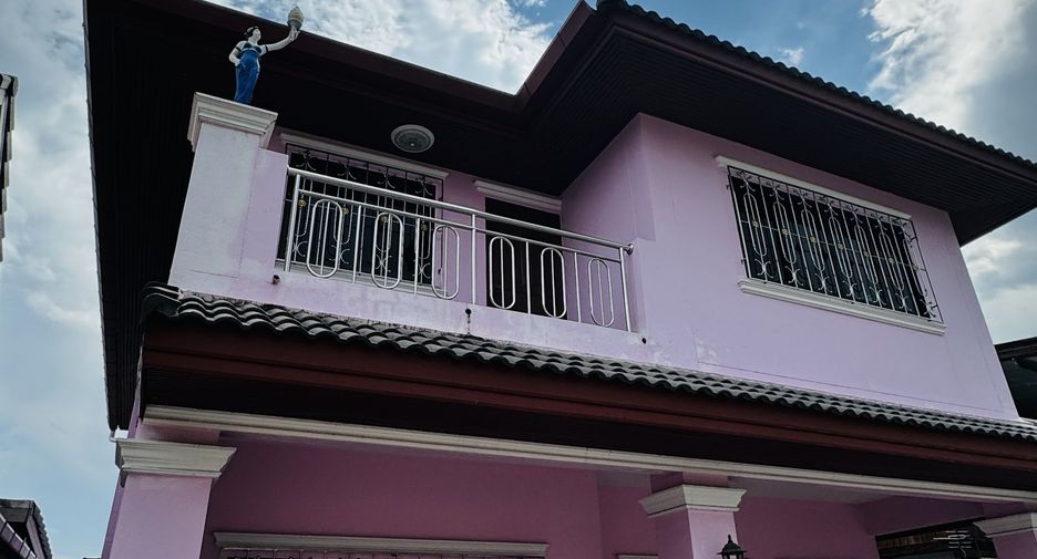 For sale 4 bedrooms house in Mueang Chiang Mai, Chiang Mai