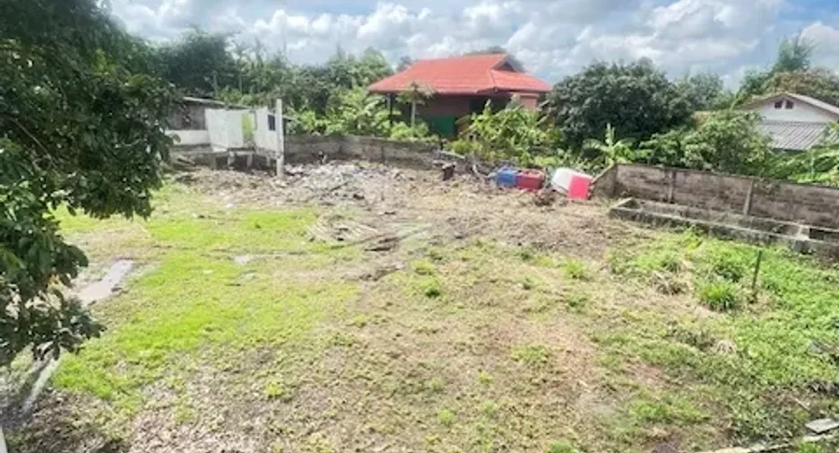 À vendre terrain à San Kamphaeng, Chiang Mai