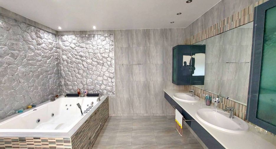 For sale 5 bedrooms villa in Ko Samui, Surat Thani