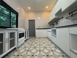 Casa en venta y en alquiler de 2 habitaciones en Cha Am, Phetchaburi
