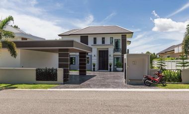 For sale 4 bedrooms villa in Bang Lamung, Chonburi