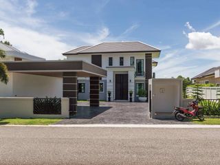 Villa en venta de 4 habitaciones en Bang Lamung, Chonburi
