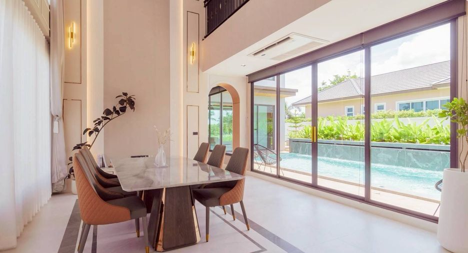 À vendre 4 chambres villa à Bang Lamung, Chonburi