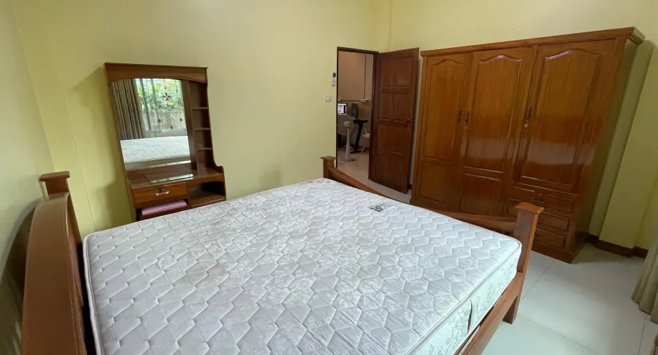 Haus zum Kauf mit 4 Zimmer in Saraphi, Chiang Mai