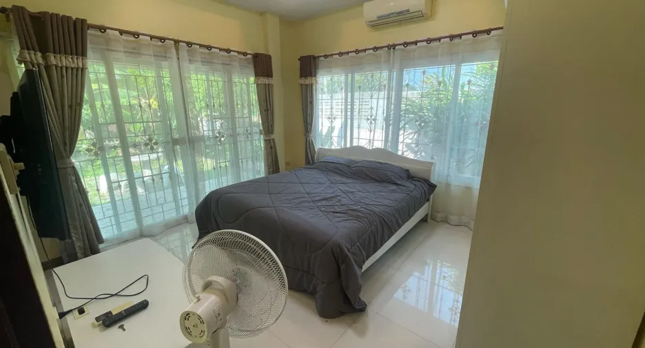 Haus zum Kauf mit 4 Zimmer in Saraphi, Chiang Mai