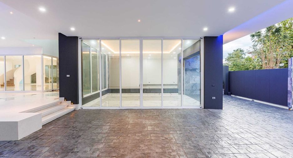 For sale 8 ベッドルーム house in Hang Dong, Chiang Mai