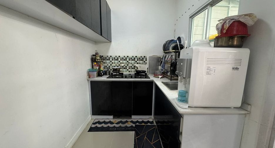 For sale 3 ベッドルーム townhouse in Bang Lamung, Chonburi
