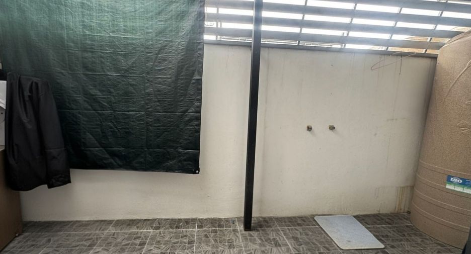 For sale 3 ベッドルーム townhouse in Bang Lamung, Chonburi