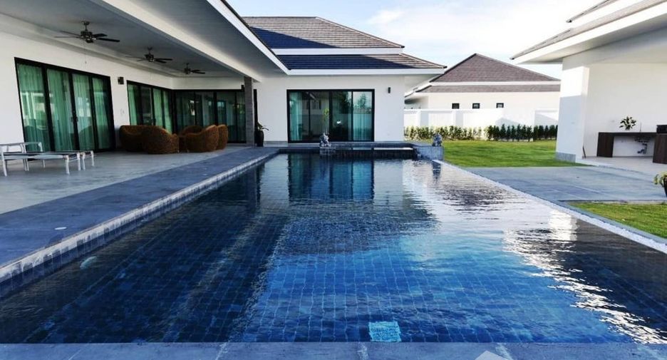 For sale 4 bedrooms villa in Cha Am, Phetchaburi