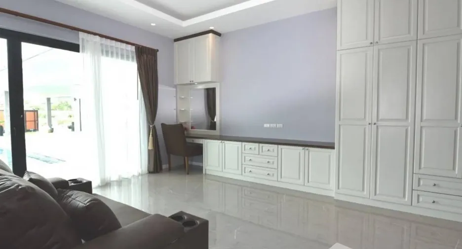 For sale 4 bedrooms villa in Cha Am, Phetchaburi