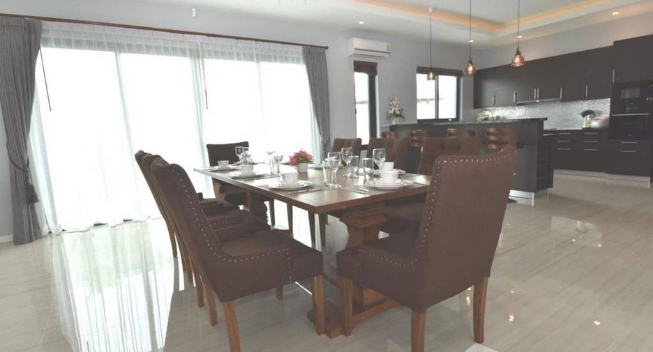 For sale 4 bedrooms villa in Cha Am, Phetchaburi