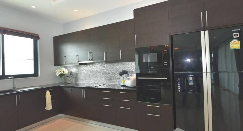 For sale 4 bedrooms villa in Cha Am, Phetchaburi