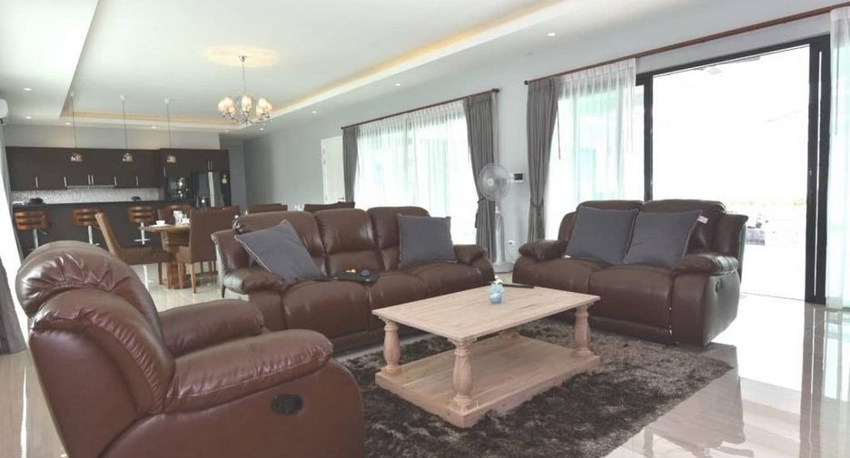 For sale 4 bedrooms villa in Cha Am, Phetchaburi