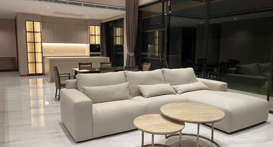 For sale and for rent 4 bedrooms house in Bang Na, Bangkok