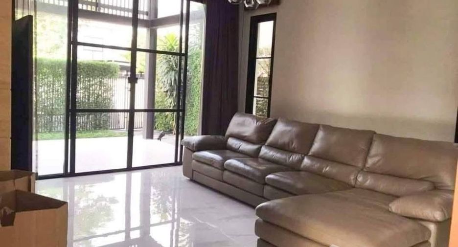 For sale and for rent 4 bedrooms house in Bang Na, Bangkok