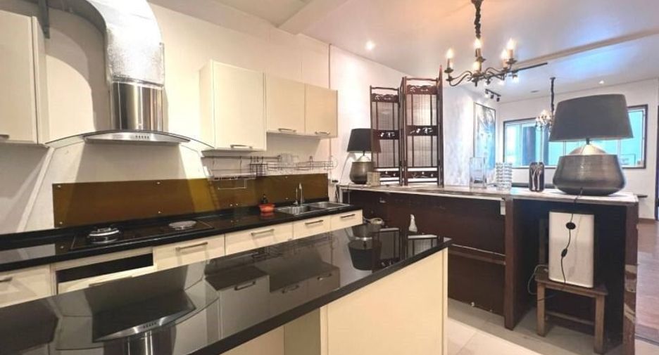 À vendre 3 chambres maison de ville à Mueang Chiang Mai, Chiang Mai