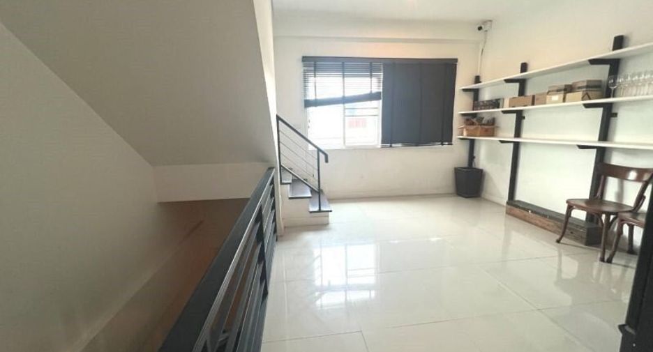 For sale 3 bedrooms townhouse in Mueang Chiang Mai, Chiang Mai