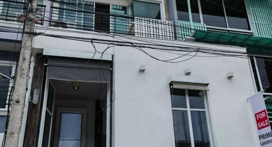 À vendre 3 chambres maison de ville à Mueang Chiang Mai, Chiang Mai