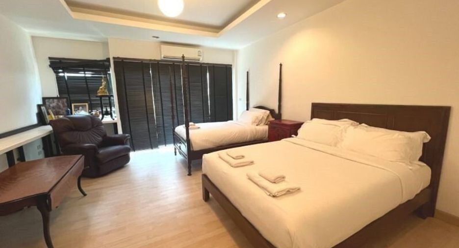 For sale 3 bedrooms townhouse in Mueang Chiang Mai, Chiang Mai