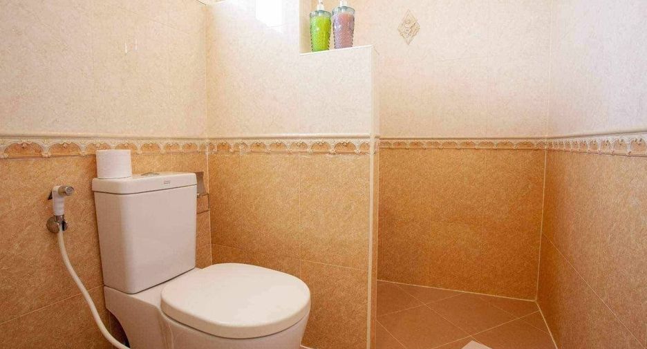 For rent 4 bedrooms house in Mueang Chiang Mai, Chiang Mai