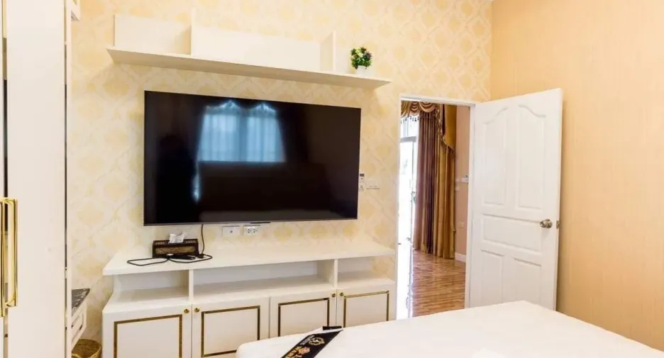 For sale 4 bedrooms villa in Hua Hin, Prachuap Khiri Khan
