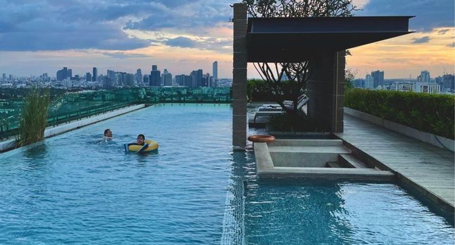 For sale 1 bed condo in Watthana, Bangkok