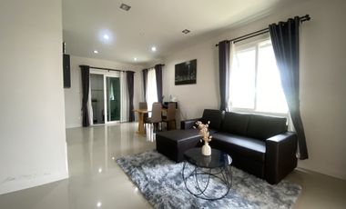 Casa adosada en alquiler de 3 habitaciones en Mueang Chiang Mai, Chiang Mai