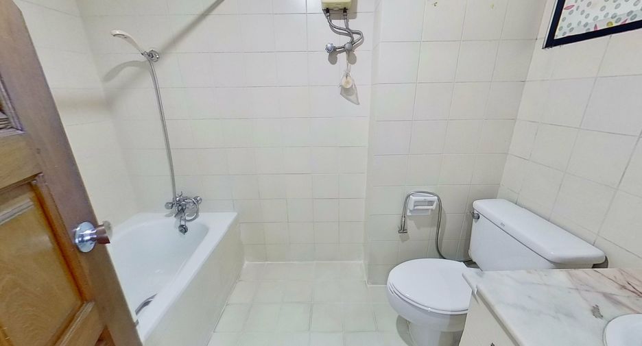 For sale and for rent 3 bedrooms condo in Watthana, Bangkok
