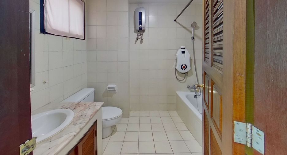 For sale and for rent 3 bedrooms condo in Watthana, Bangkok