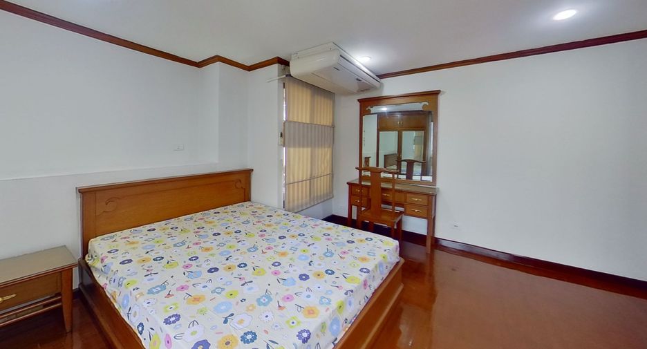 For sale and for rent 3 bedrooms condo in Watthana, Bangkok