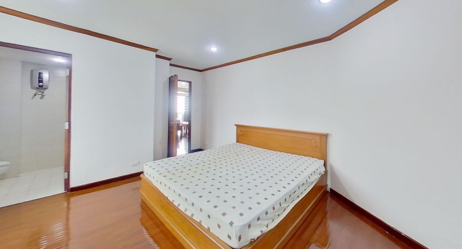 For sale and for rent 3 bedrooms condo in Watthana, Bangkok