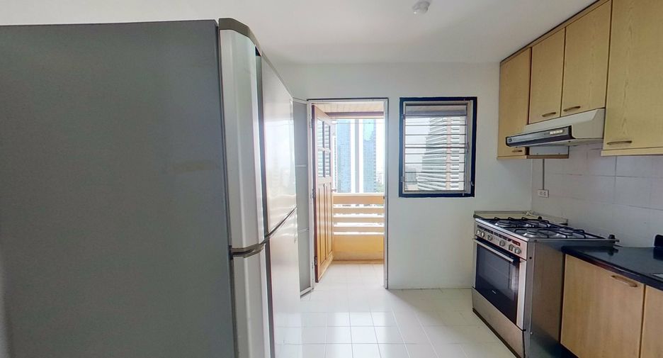 For sale and for rent 3 bedrooms condo in Watthana, Bangkok